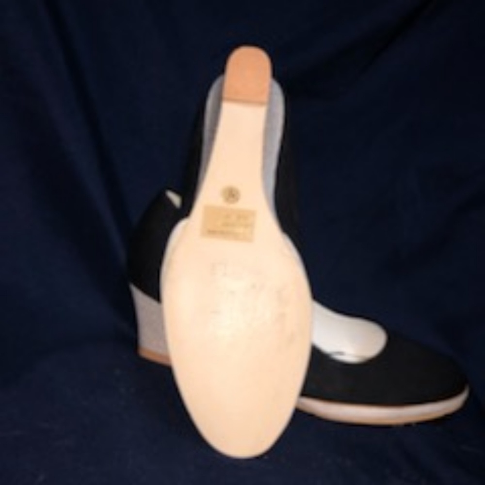 shoes - Picture 2 of 4